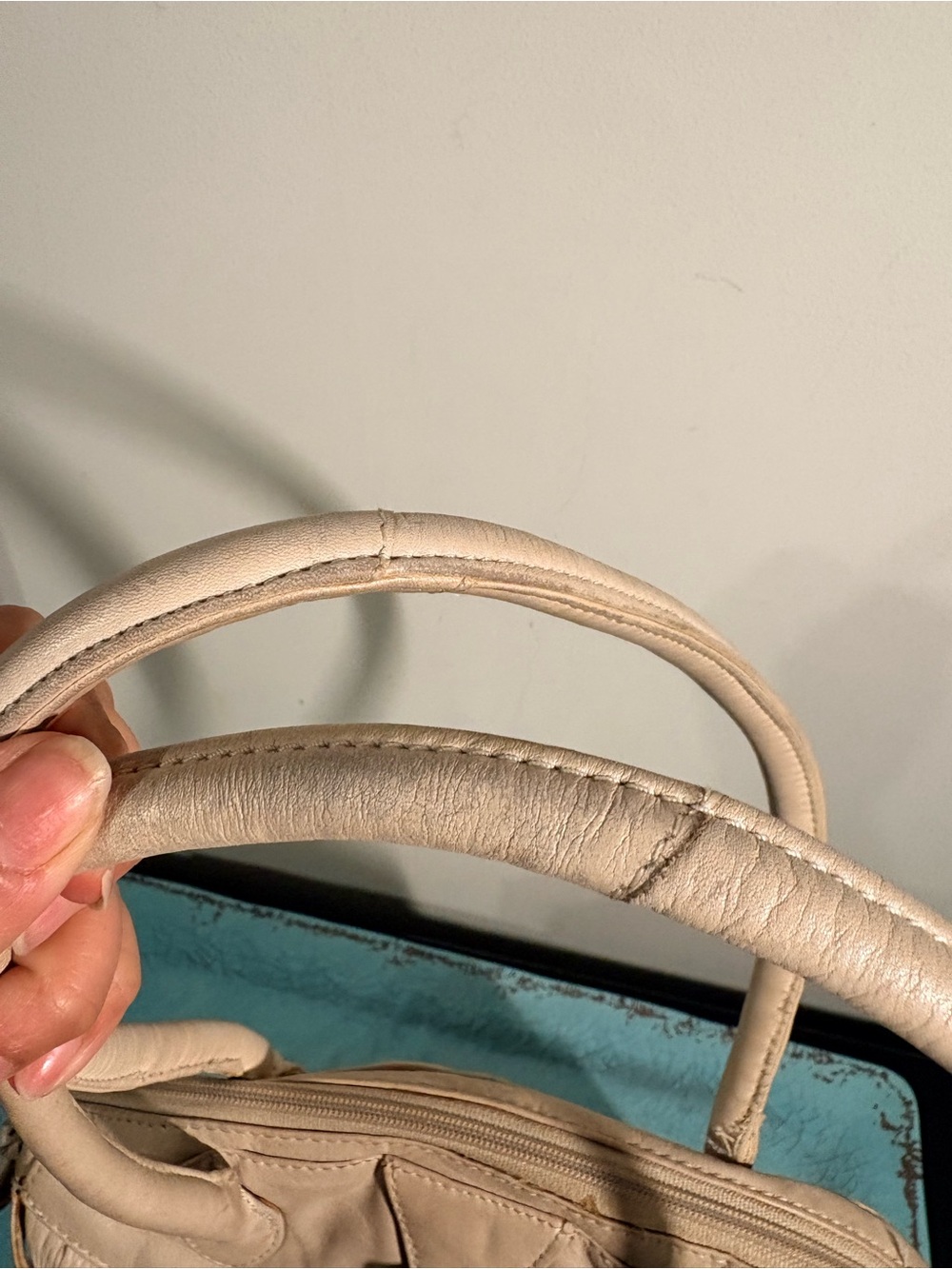 Michael Rome Cream Ruched Leather Shoulder Bag - Picture 10 of 10